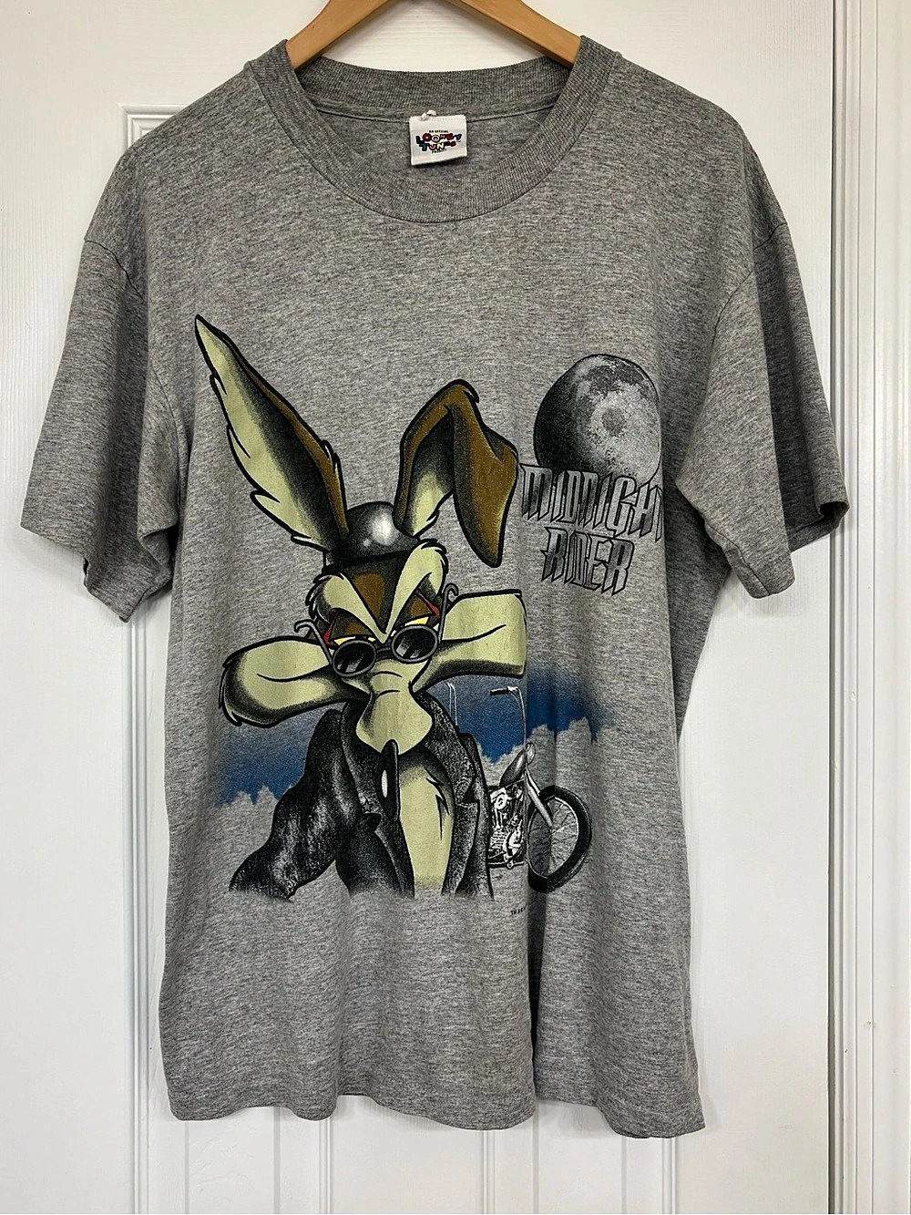 Vintage 1997 Wile E. Coyote Warner Bros All Over Print Distressed T Shirt Size L